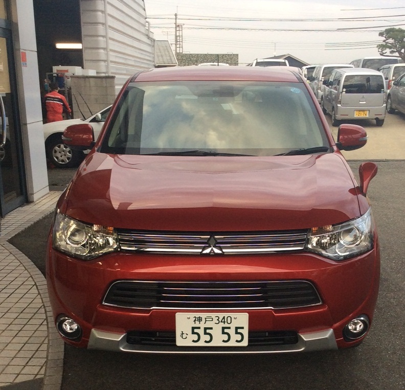 http://www.hyogo-mitsubishi.com/shop/hokushinsanda/files/%E6%BF%B1%E7%94%B0%E3%81%95%E3%82%93%E3%80%80%E8%B5%A4.jpeg