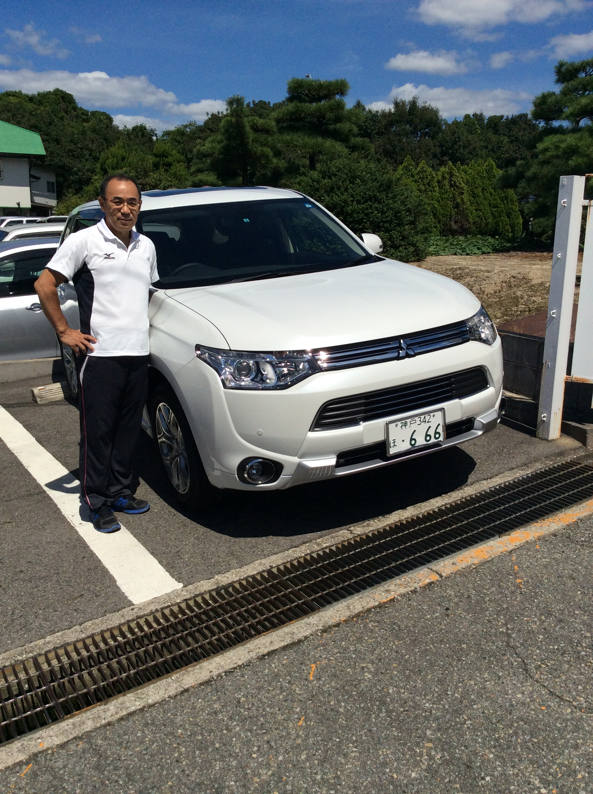 http://www.hyogo-mitsubishi.com/shop/takarazuka/files/phev.png