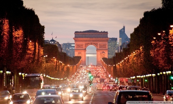 looking_down_the_avenue_des_champs_elysees_from_place_de_la_concorde_paris_france-wallpaper-800x480.jpg