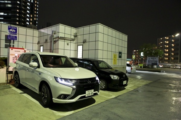 0112phev_shutokosoku_youga.JPG