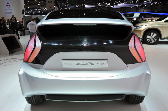 2013mitsubishi-ca-miev-concept-geneva3.jpg