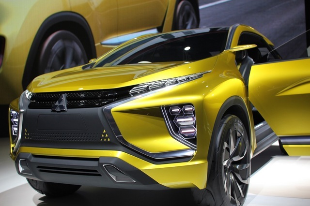 2015mitsubishi-motors_eXconcept3.JPG