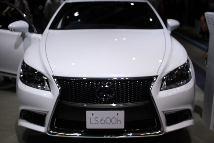 LEXUS_LS600h.JPG