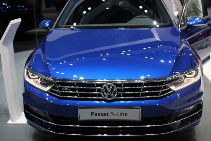 VW_Passat-R-Line.JPG