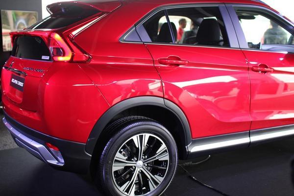 eclipse-cross-rear-05.JPG