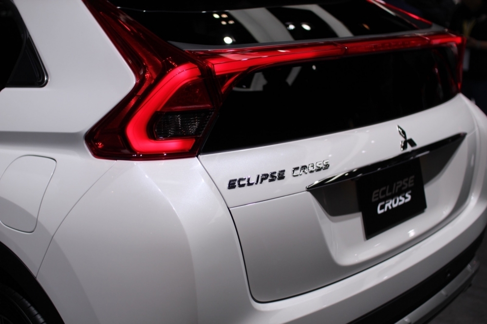 11-eclipse-cross-white_04.JPG