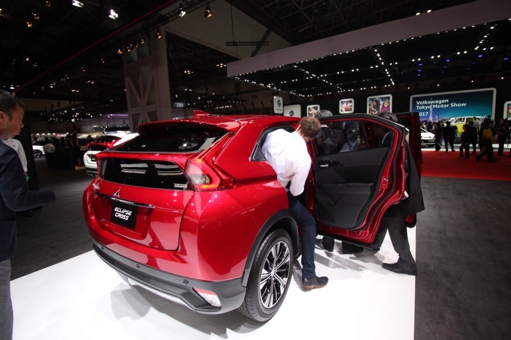 17-eclipse-cross-red_04.JPG