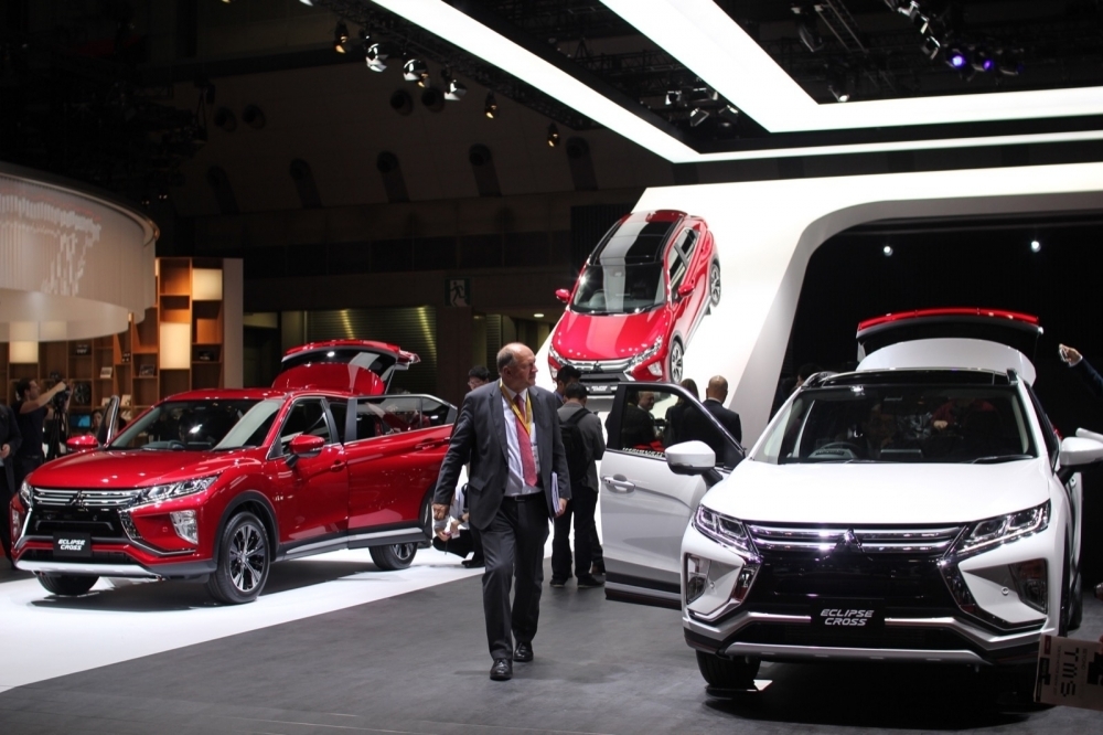 2-eclipse-cross-booth_03.JPG