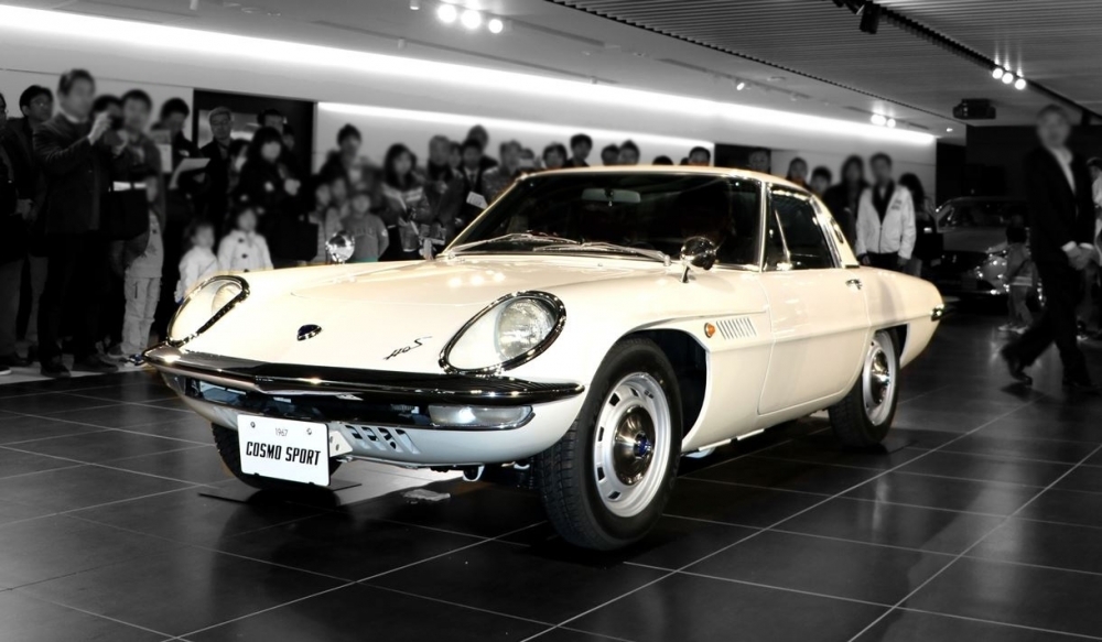 MAZDA_cosmo_sport.jpg