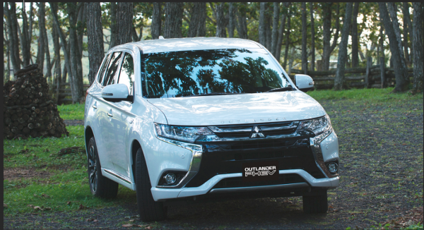 What S Phev Phevってどんなクルマ 兵庫三菱自動車販売グループ