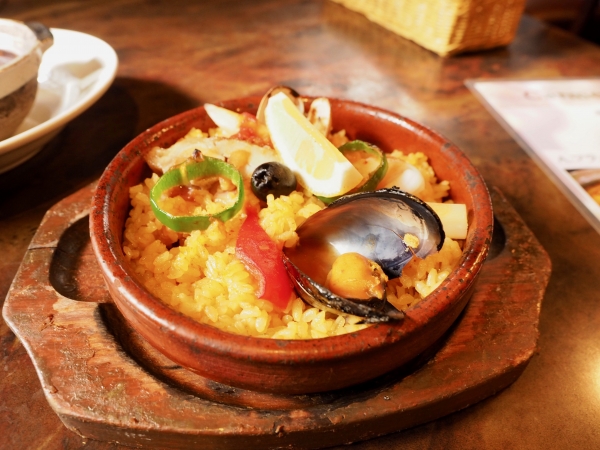 カルメン』創業62年,日本で最初のスペイン料理店は神戸にあった