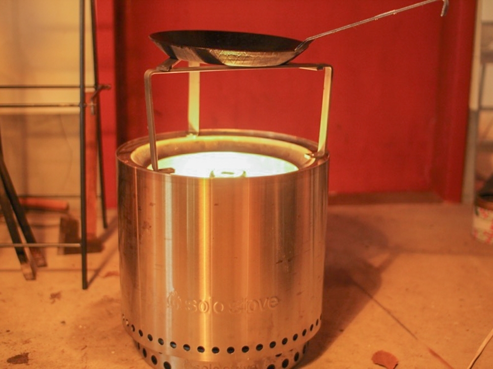 solostove-petromaxcookingstand.jpg