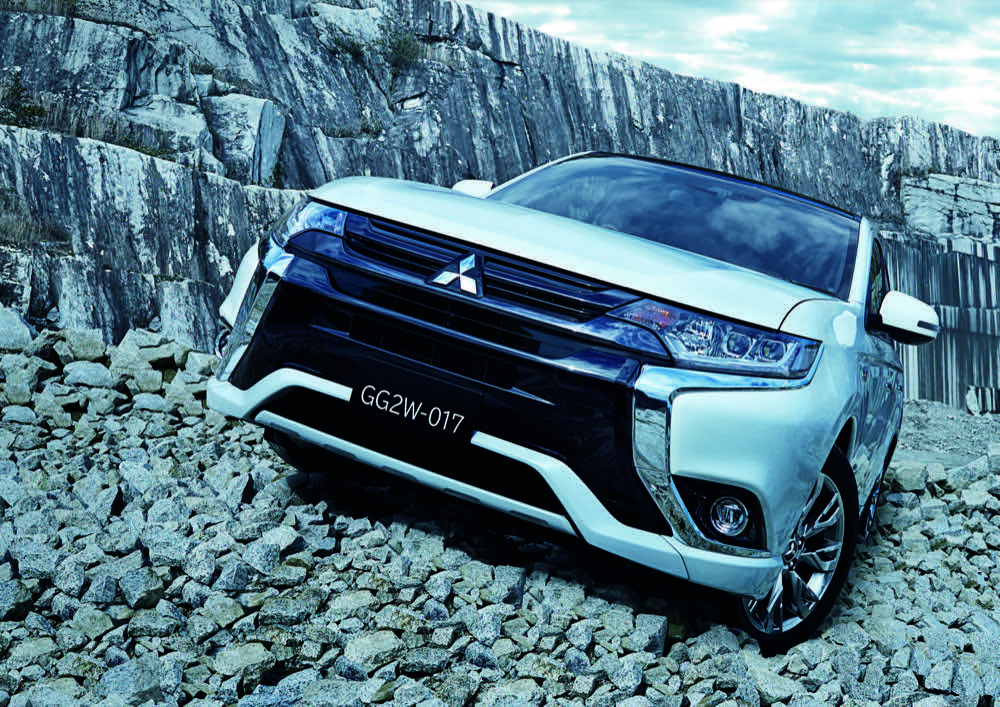 https://www.hyogo-mitsubishi.com/files/1702-PHEV-2.jpg