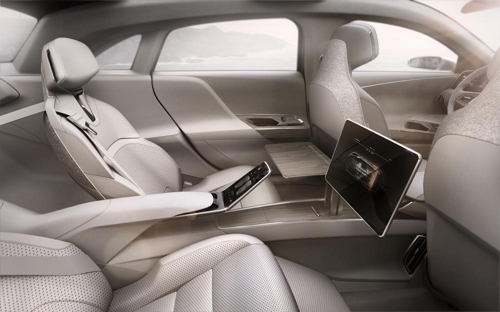 https://www.hyogo-mitsubishi.com/files/lucidmotors-interiorair-4.jpg