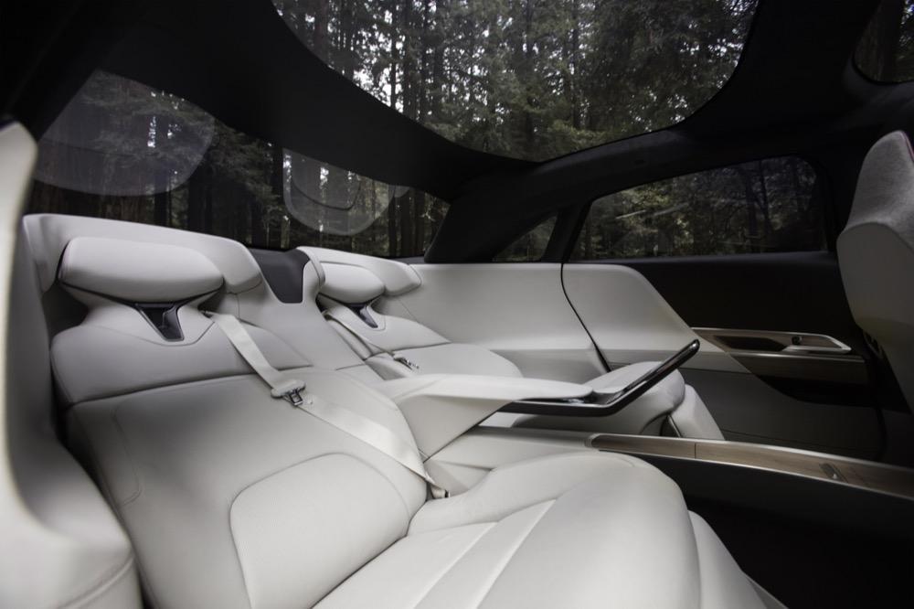 https://www.hyogo-mitsubishi.com/files/lucidmotors-interiorair-5.jpg