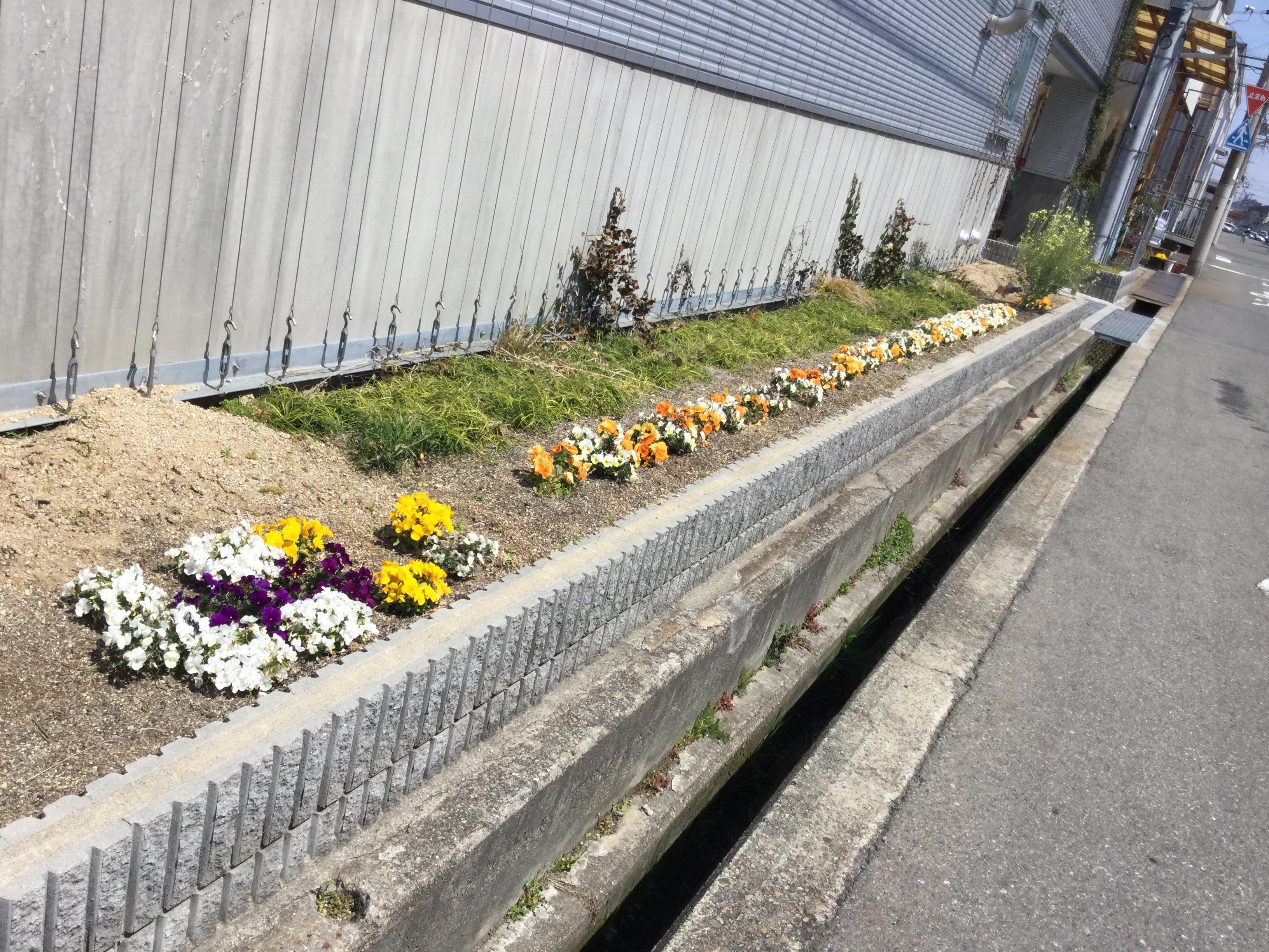 https://www.hyogo-mitsubishi.com/shop/akashi/files/2b2b63f49d8ea93718892bcb6ad3ce8c853d68af.JPG