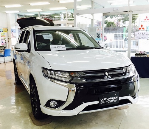 https://www.hyogo-mitsubishi.com/shop/amagasaki/assets_c/2016/02/%E3%82%A2%E3%82%A6%E3%83%88%E3%83%A9%E3%83%B3%E3%83%80%E3%83%BC-thumb-500xauto-17339.jpg