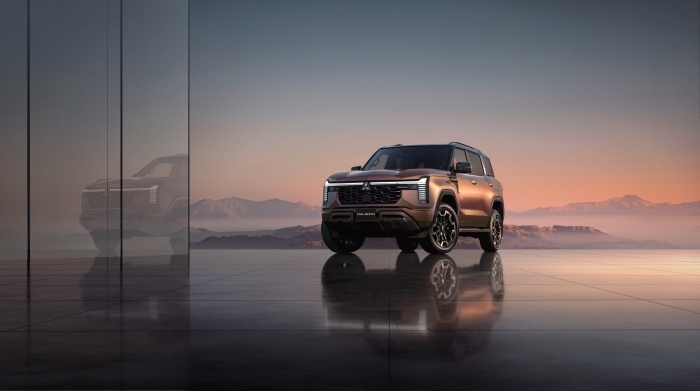前NEW PAJERO_Ｆｒ.jpg