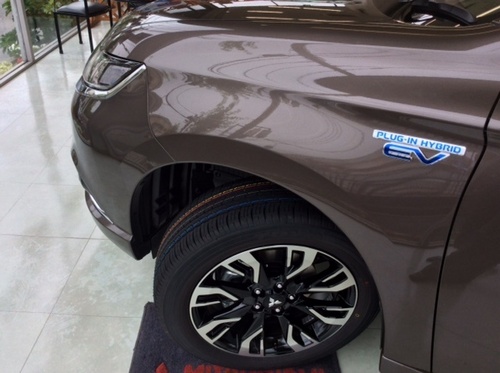新型PHEV5.jpg