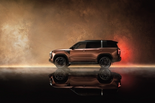NEW PAJERO_Side.jpg